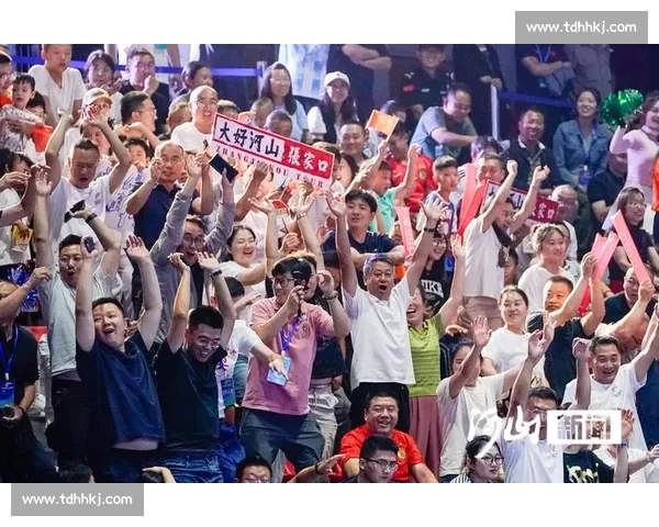 全场沸腾瞬间观众热情高涨激情四溢现场气氛达到了极点